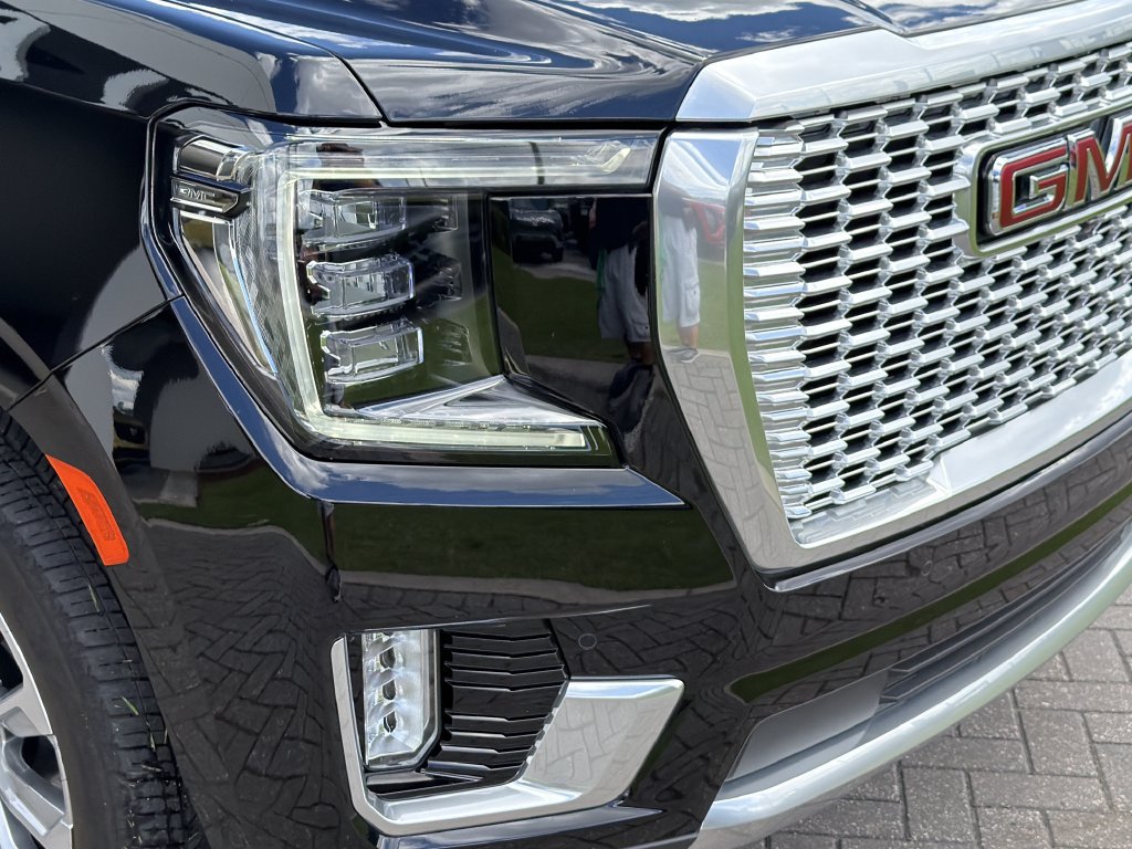 Certified 2024 GMC Yukon Denali w/ Advanced Technology Package AWD/4WD image 9