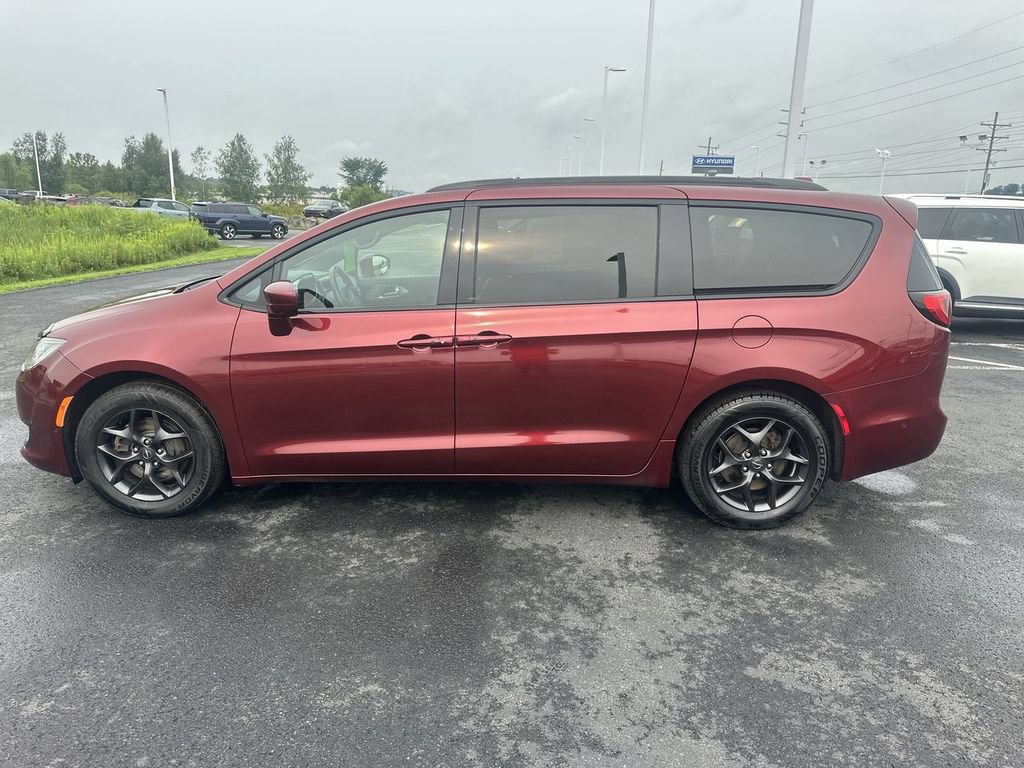Used 2020 Chrysler Pacifica Touring-L Plus w/ Advanced Safetytec Group FWD image 5