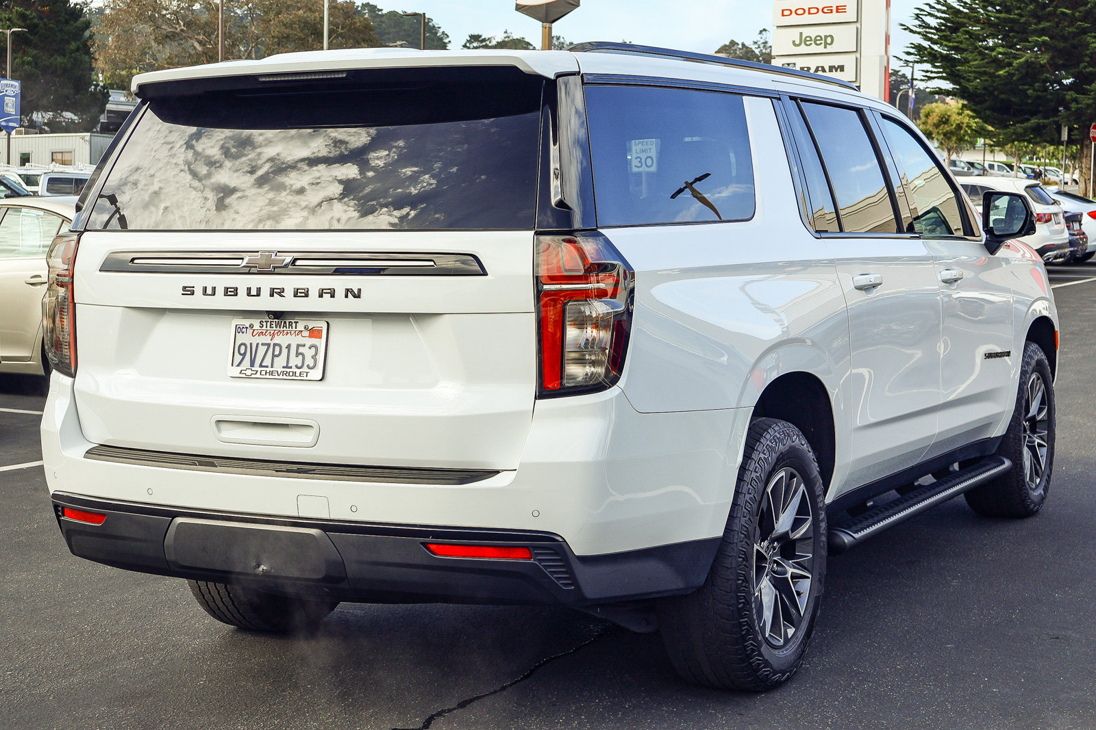 Used 2023 Chevrolet Suburban Z71 w/ Luxury Package AWD/4WD image 22