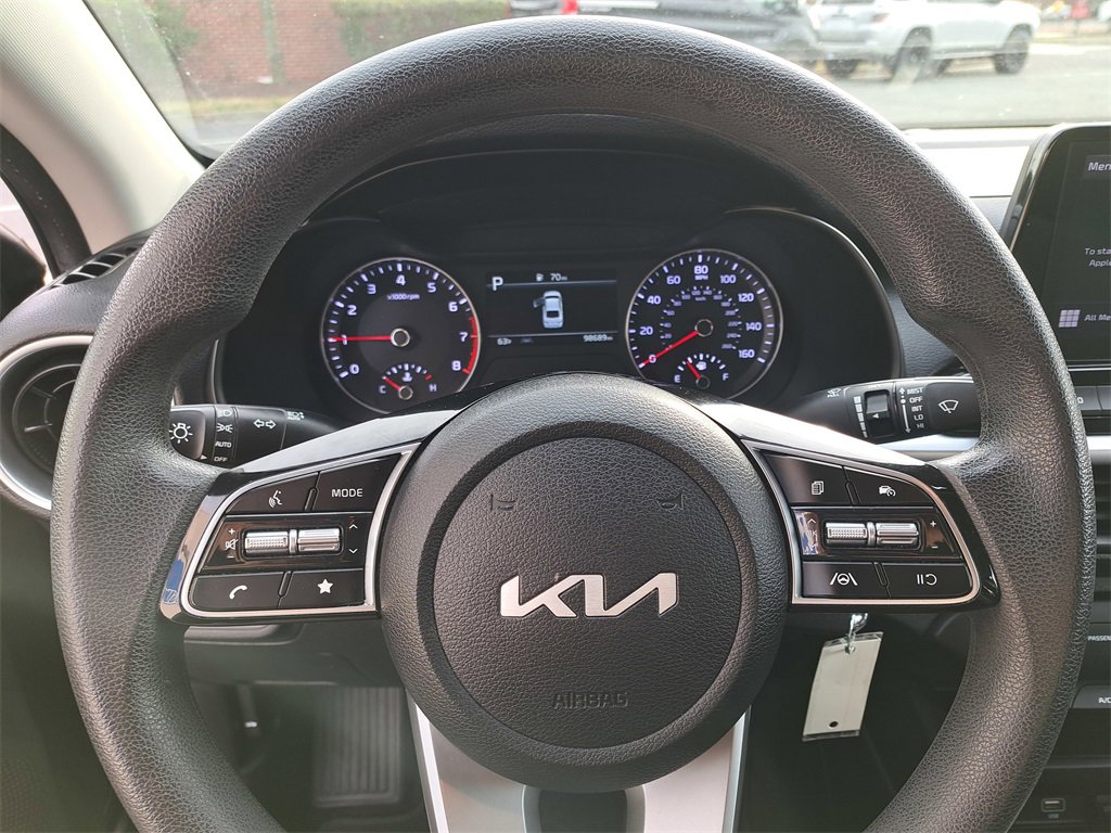 Used 2022 Kia Forte LXS w/ LXS Technology Package image 9