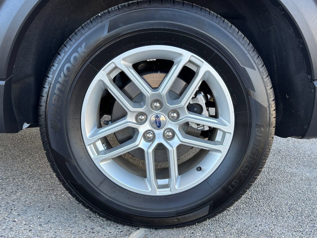 Used 2025 Ford Explorer Active AWD/4WD image 33