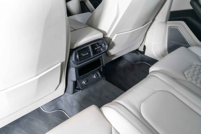 Used 2019 Lamborghini Urus image 17