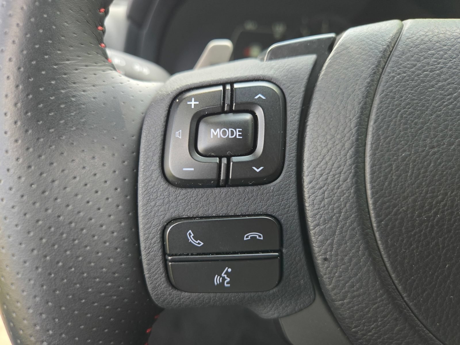 Used 2025 Lexus IS 350 F Sport w/ Navigation Package RWD image 12
