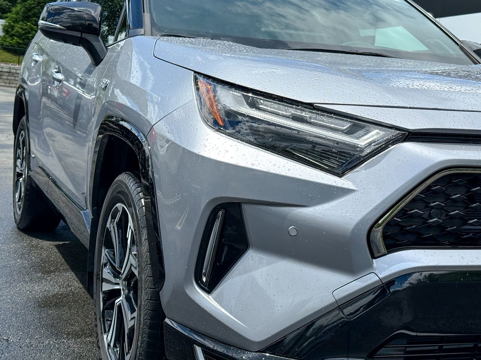 Used 2023 Toyota RAV4 XSE w/ Premium Package AWD/4WD image 4