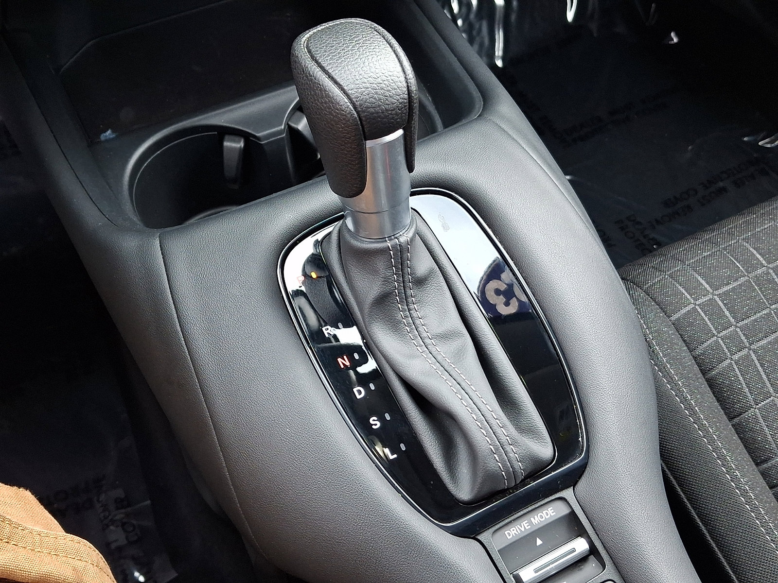 Used 2023 Honda HR-V LX image 15