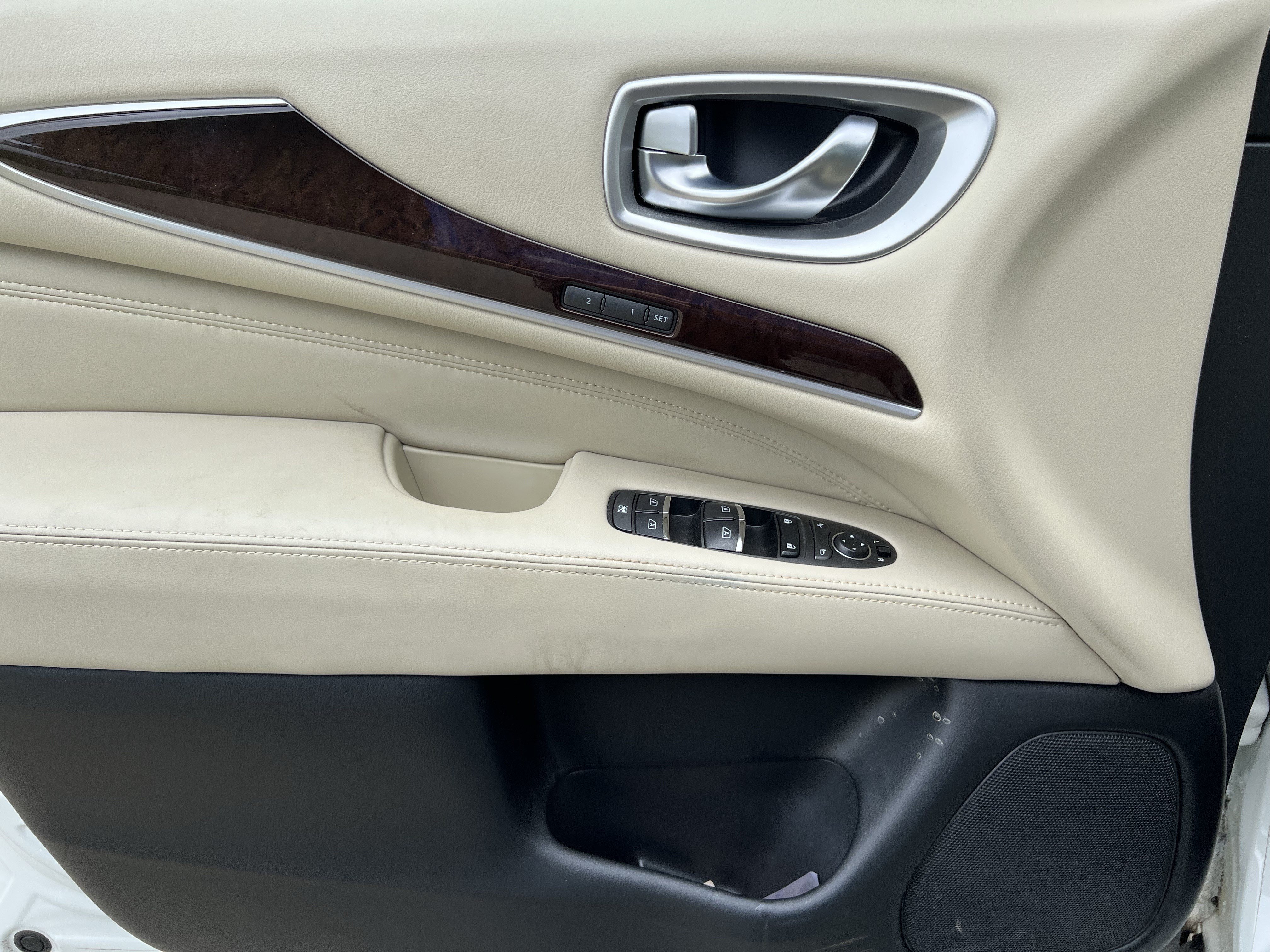Used 2019 INFINITI QX60 Luxe w/ Sensory Package FWD image 14