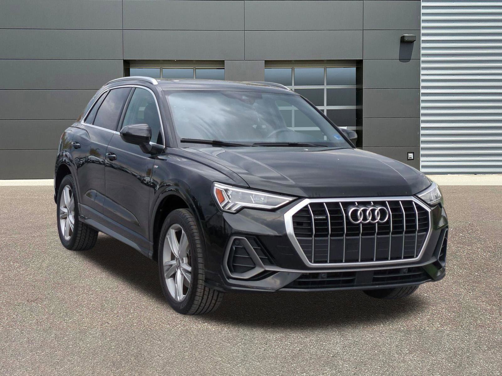 Used 2019 Audi Q3 2.0T Premium Plus w/ Premium Plus Package image 1
