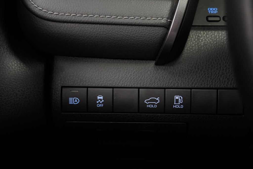 Used 2020 Toyota Camry SE FWD image 40