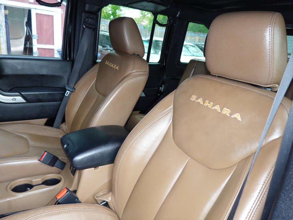 Used 2015 Jeep Wrangler Unlimited Sahara w/ Max Tow Package AWD/4WD image 15
