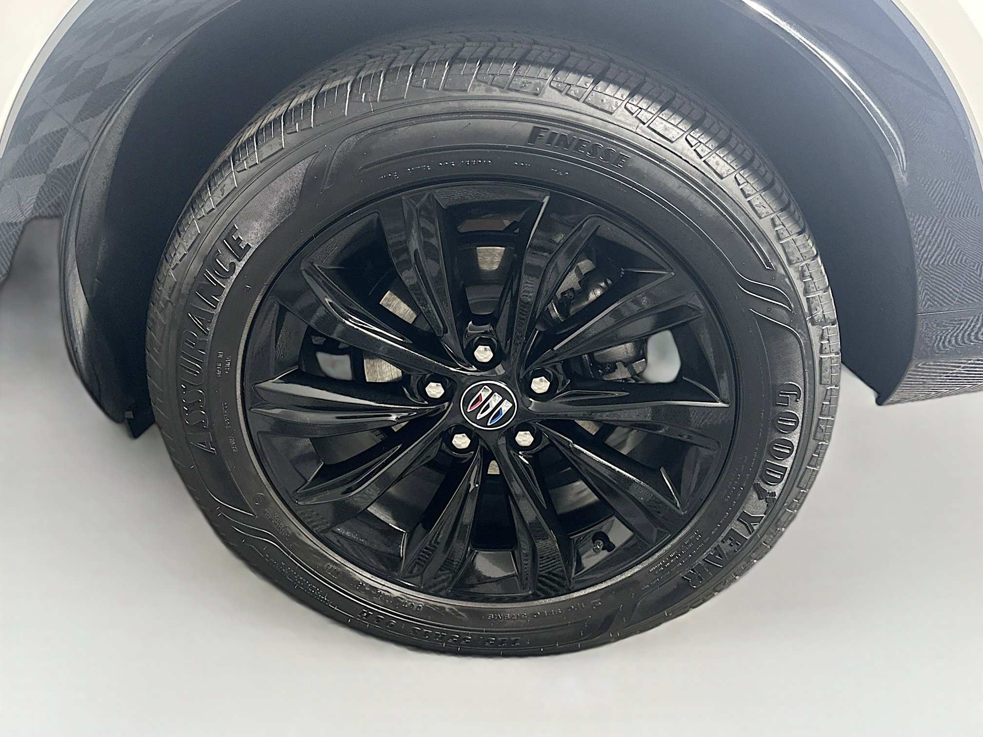 Used 2025 Buick Envista Sport Touring image 11