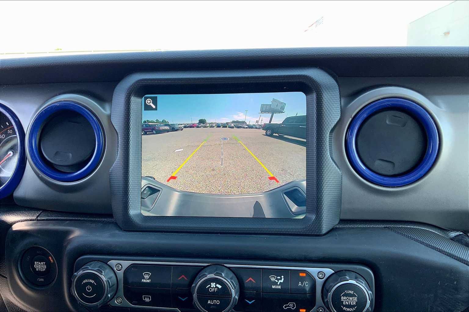 Used 2021 Jeep Gladiator Sport AWD/4WD image 27