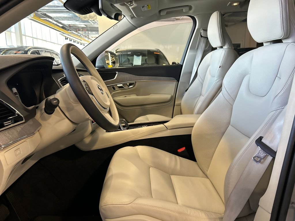 Used 2025 Volvo XC90 B6 Plus w/ Protection Package Premier image 10