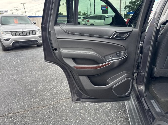 Used 2017 GMC Yukon SLT w/ Premium Edition AWD/4WD image 15