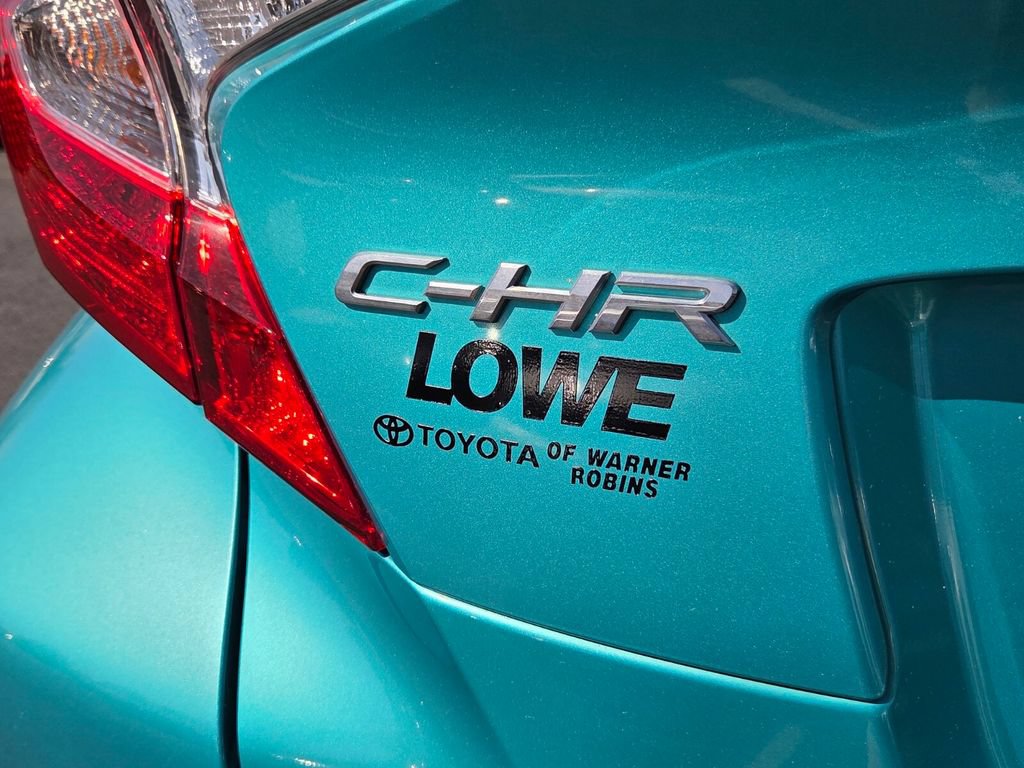 Used 2018 Toyota C-HR XLE FWD image 11