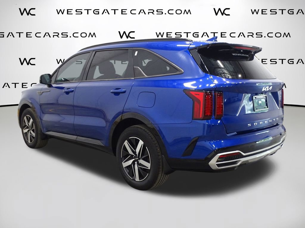 Used 2022 Kia Sorento EX w/ Panoramic Sunroof Package image 5