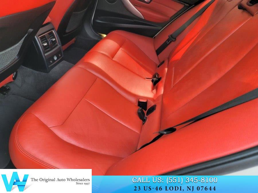 Used 2017 BMW 330i xDrive Sedan AWD/4WD image 13