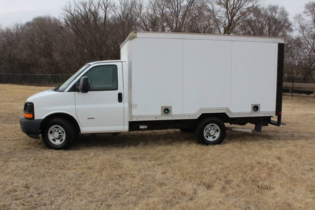 Used 2016 Chevrolet Express 3500 image 3