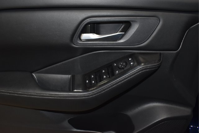 Used 2025 Nissan Rogue SV AWD/4WD image 20