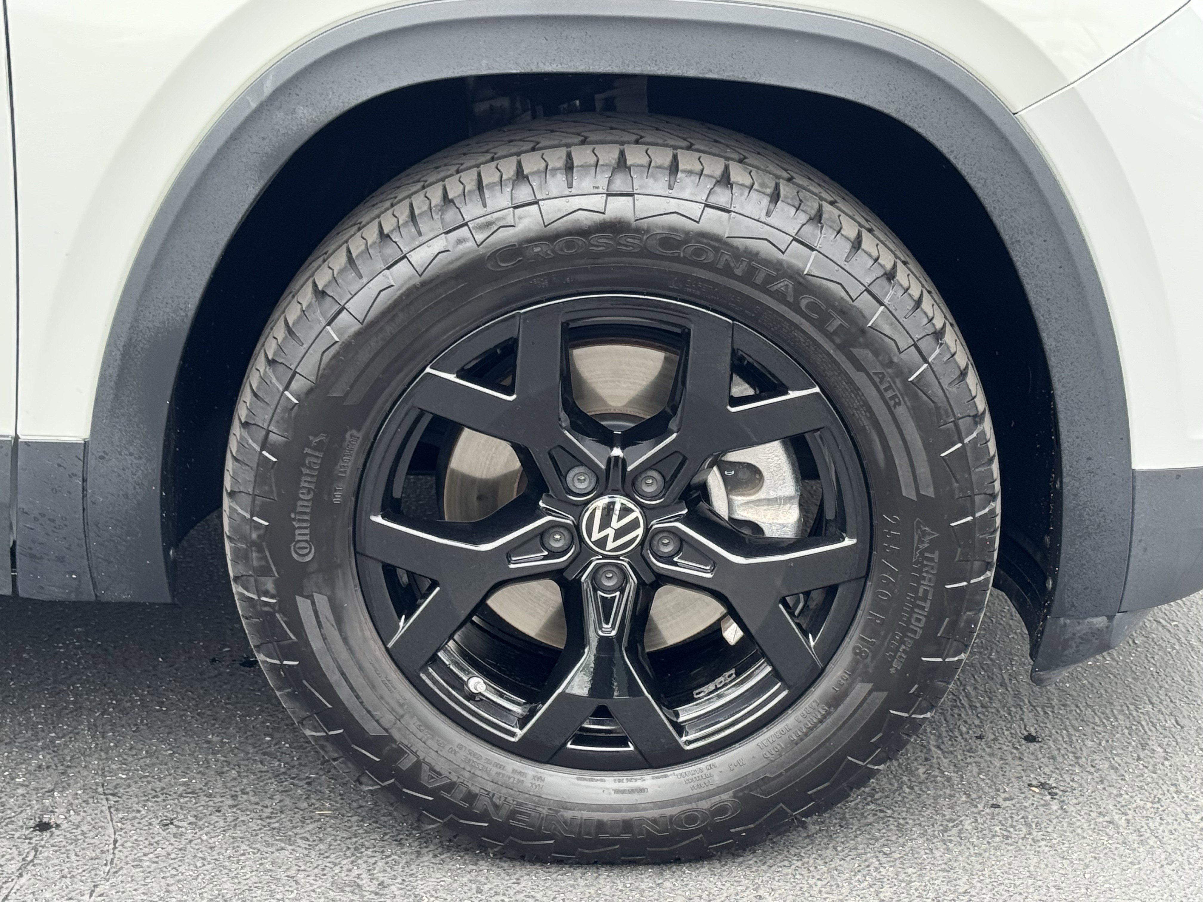 Certified 2024 Volkswagen Atlas Peak Edition SE image 12