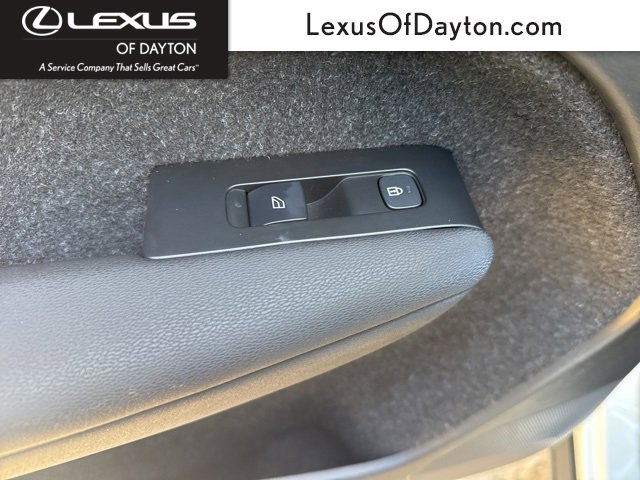 Used 2021 Volvo XC40 T5 R-Design w/ Climate Package image 35