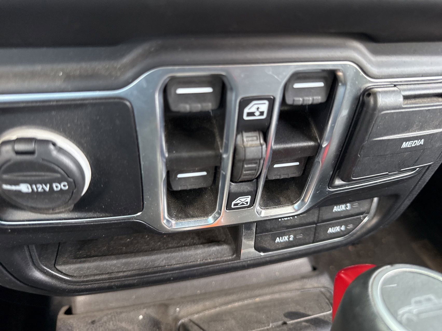 Used 2021 Jeep Gladiator Overland w/ Popular Equipment Package AWD/4WD image 9