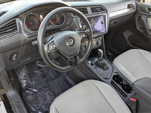 Used 2019 Volkswagen Tiguan SE w/ Panoramic Sunroof Package image 9