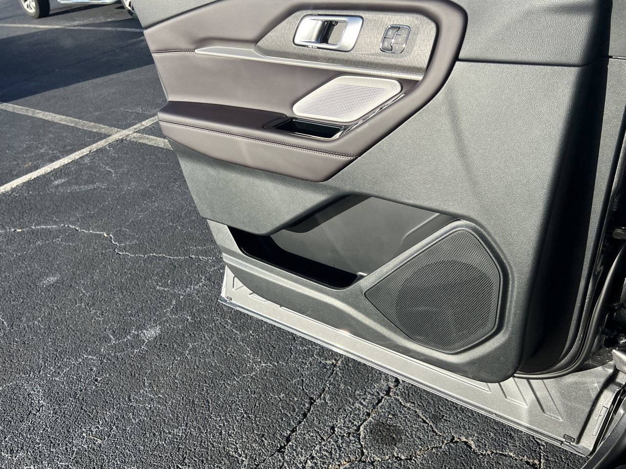 New 2026 Ford Explorer Platinum image 16