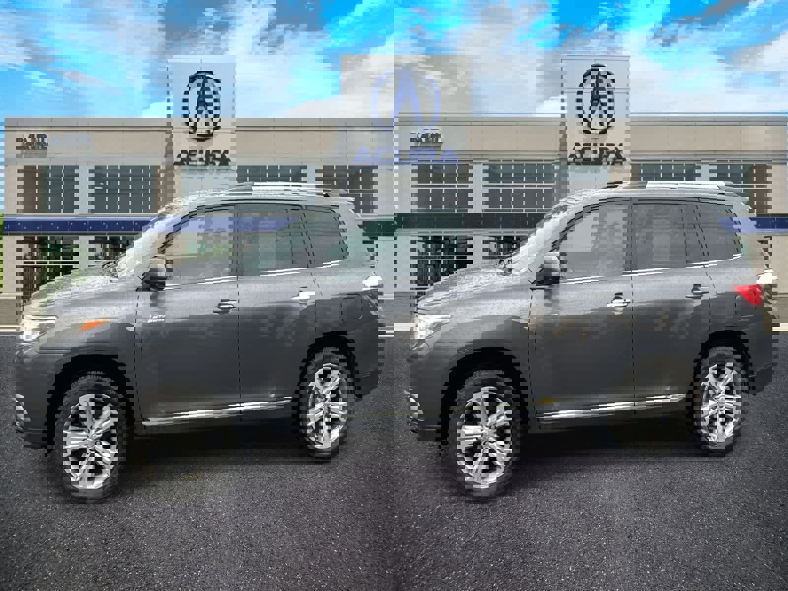 Used 2013 Toyota Highlander Limited image 2