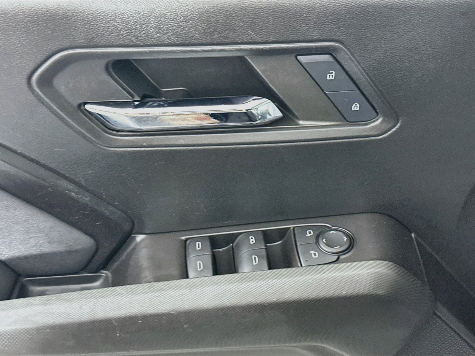 Used 2024 Chevrolet Colorado LT w/ LT Convenience Package AWD/4WD image 19