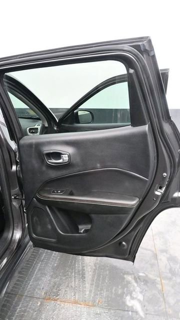 Used 2021 Jeep Compass Latitude AWD/4WD image 12