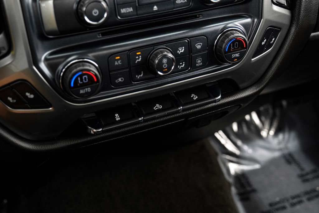 Used 2018 Chevrolet Silverado 1500 LT w/ All Star Edition AWD/4WD image 24