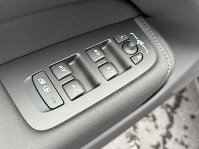 New 2026 Volvo XC60 B5 Plus w/ Protection Package Premier image 9