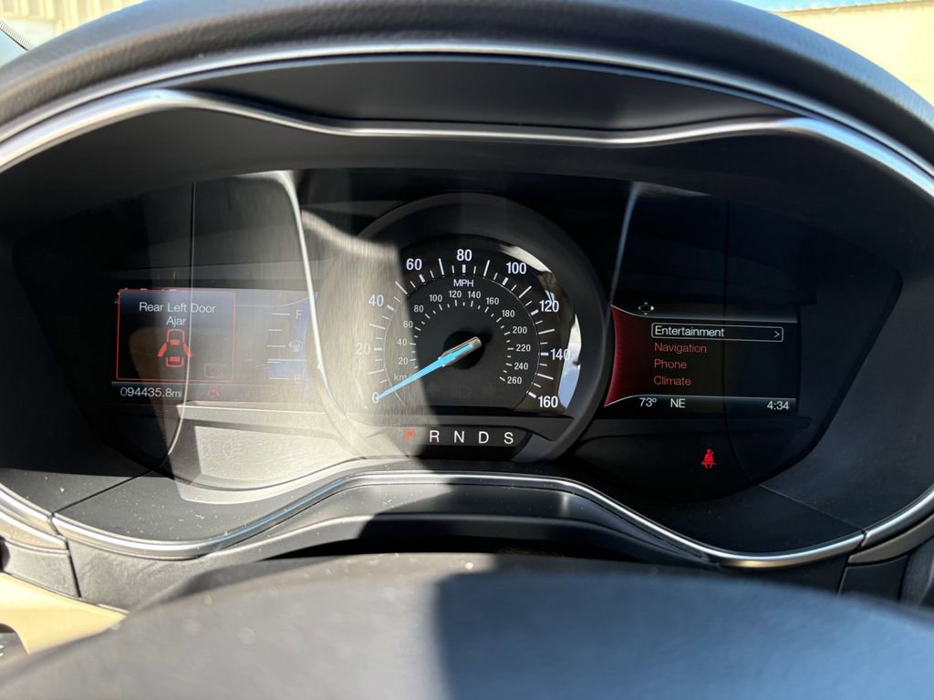 Used 2015 Ford Fusion SE w/ Equipment Group 202A image 18