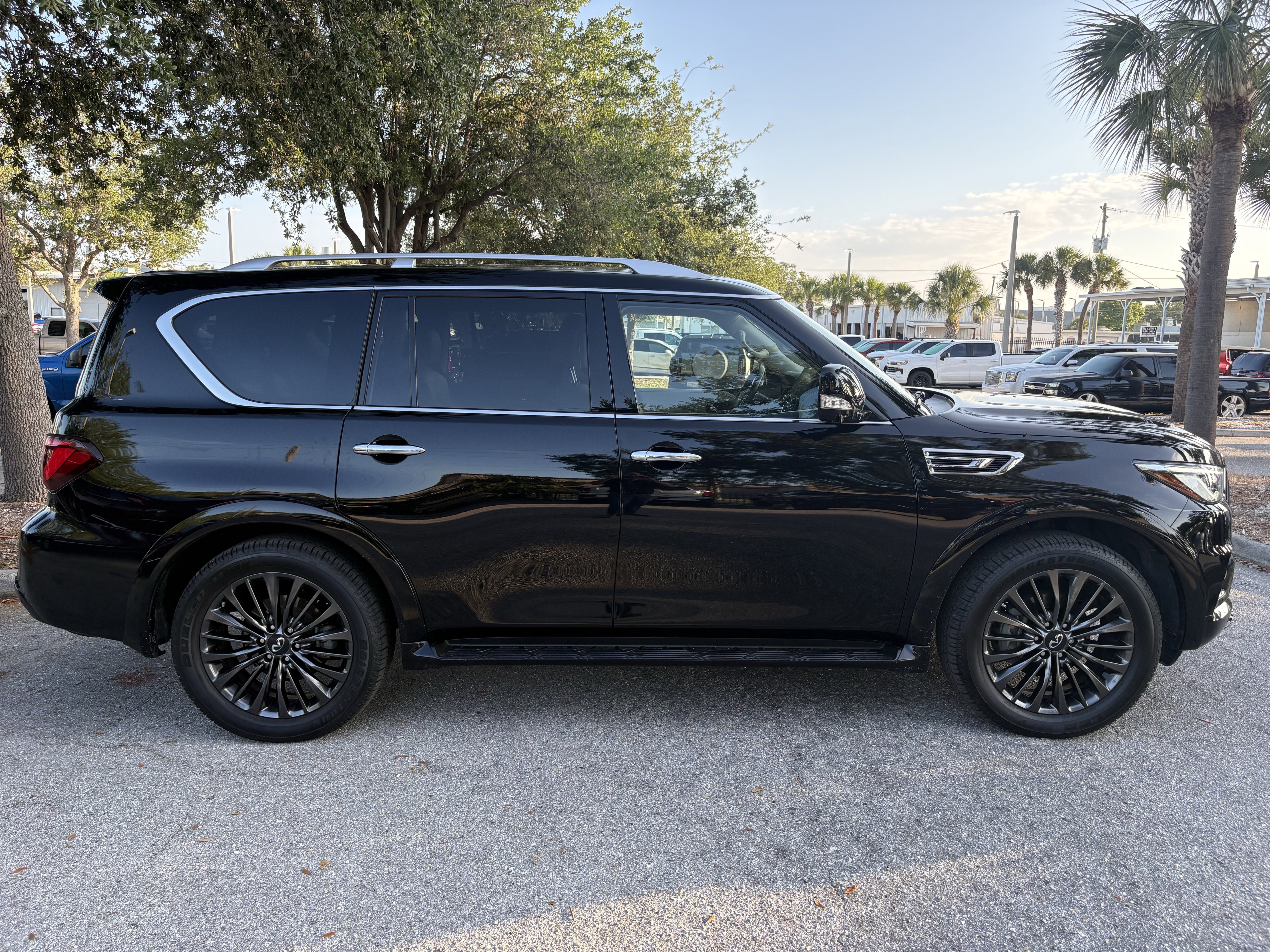 Used 2022 INFINITI QX80 Premium Select w/ Cargo Package RWD image 8