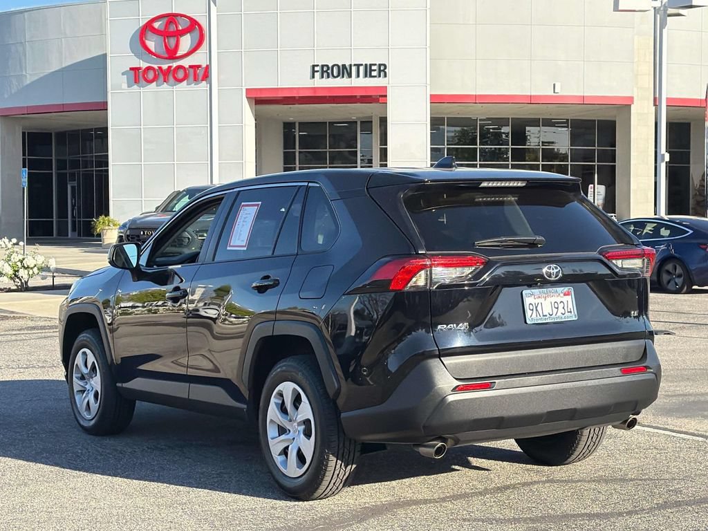 Certified 2025 Toyota RAV4 LE FWD image 5