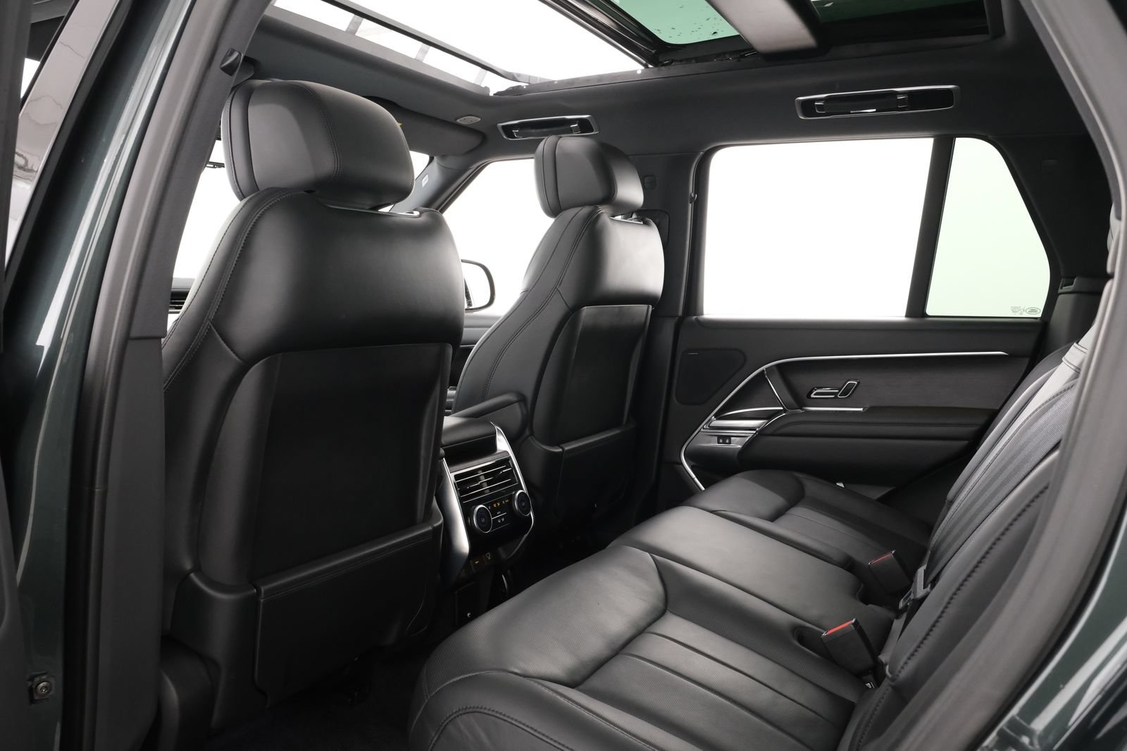 Used 2024 Land Rover Range Rover SE AWD/4WD image 35