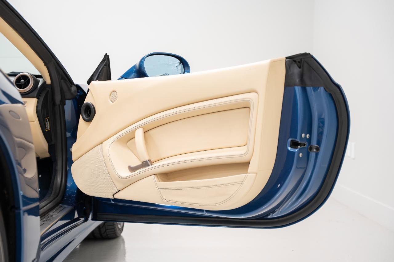 Used 2010 Ferrari California RWD image 68