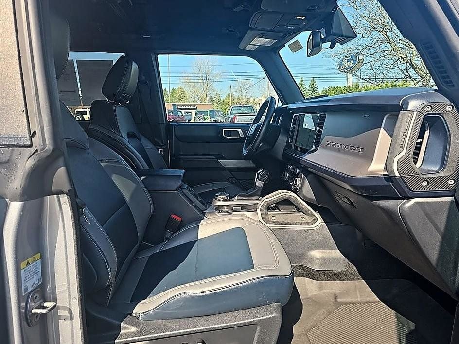 Used 2023 Ford Bronco Outer Banks w/ Sasquatch Package AWD/4WD image 43