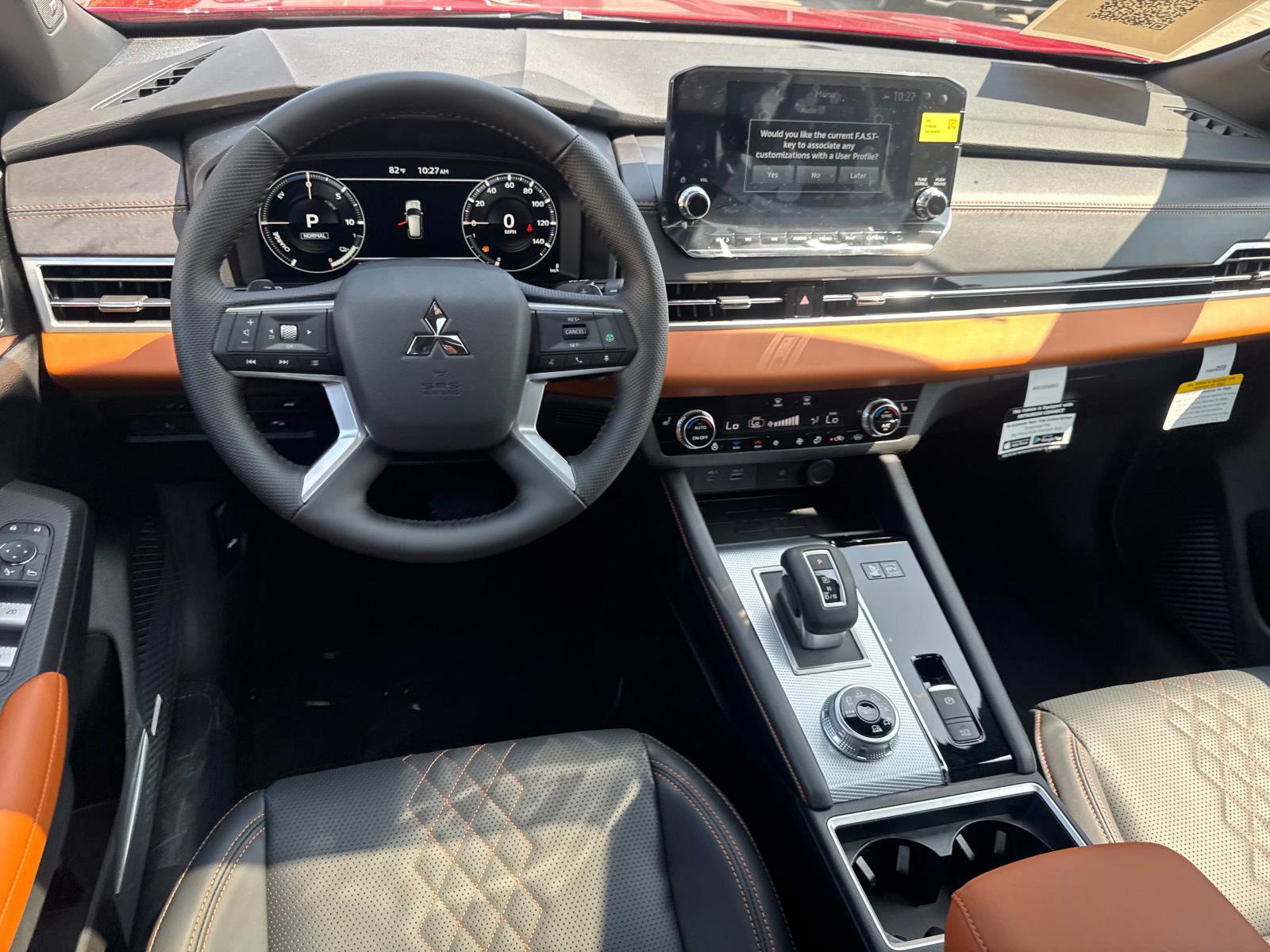 New 2025 Mitsubishi Outlander SEL image 9