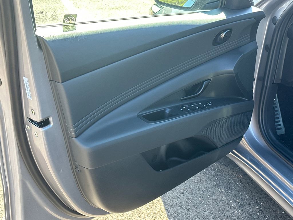 New 2025 Hyundai Elantra Sport image 10