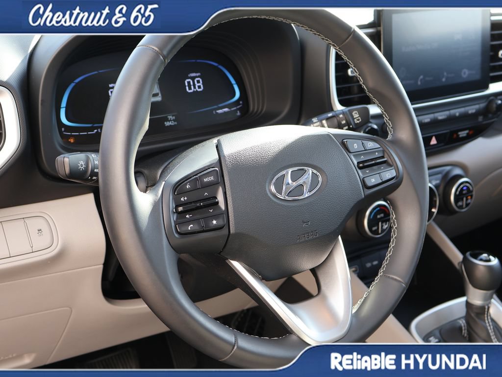 Certified 2025 Hyundai Venue SEL FWD image 24