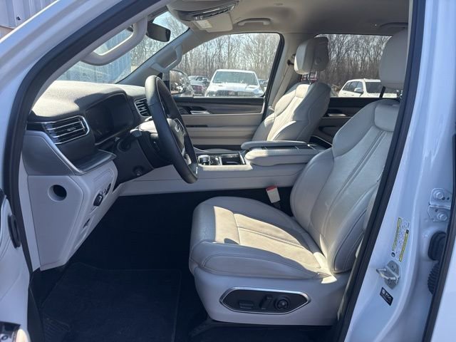 Used 2023 Jeep Wagoneer L Series II image 11