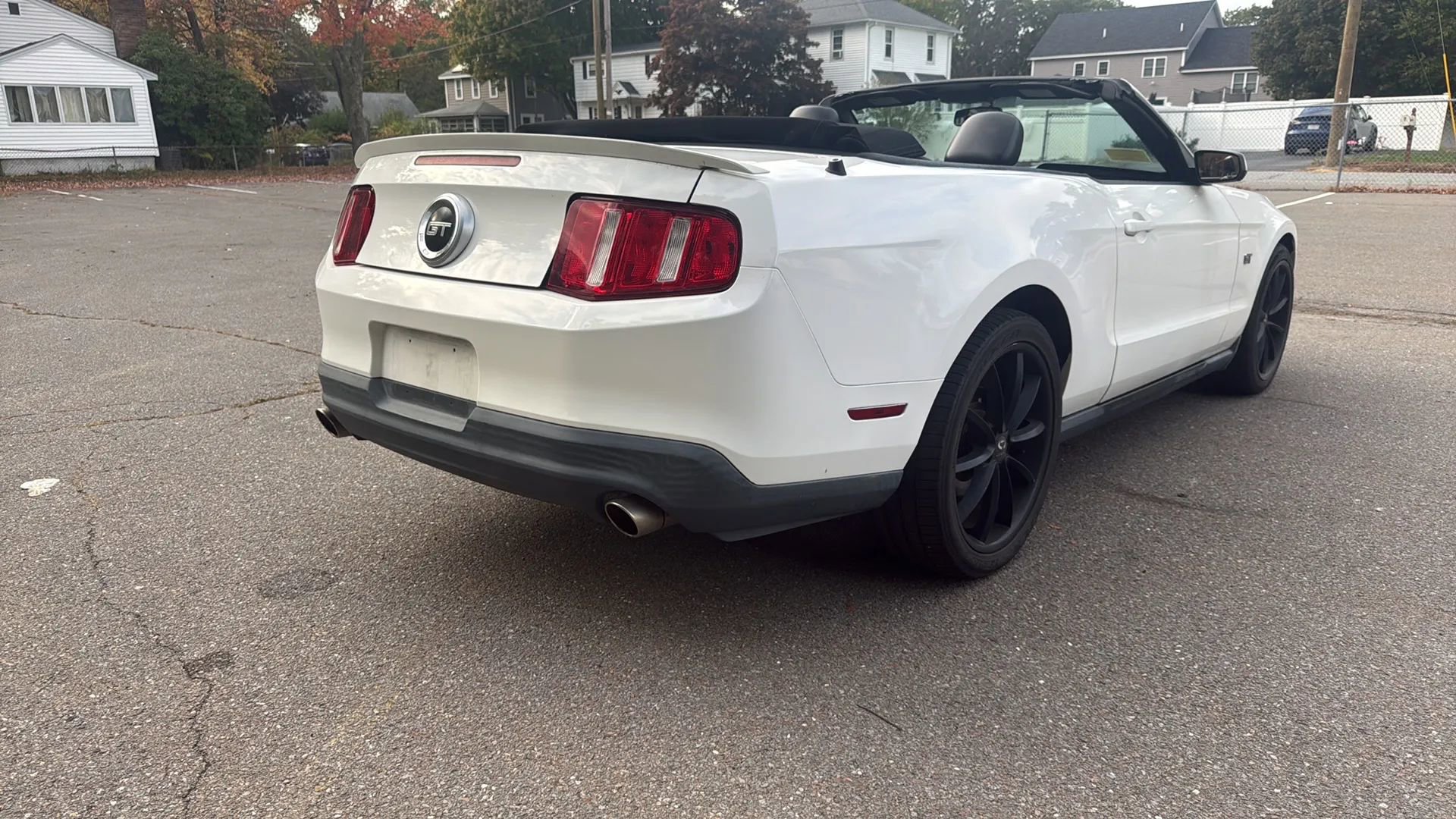 Used 2010 Ford Mustang GT Premium image 8