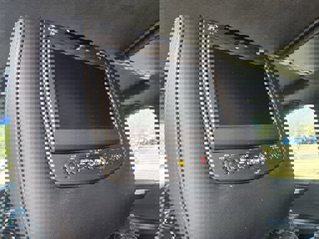 Used 2017 Cadillac Escalade Platinum image 22