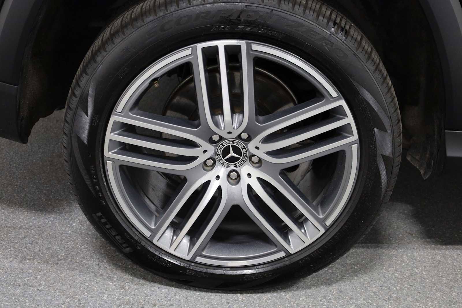 Used 2022 Mercedes-Benz GLS 450 4MATIC image 34