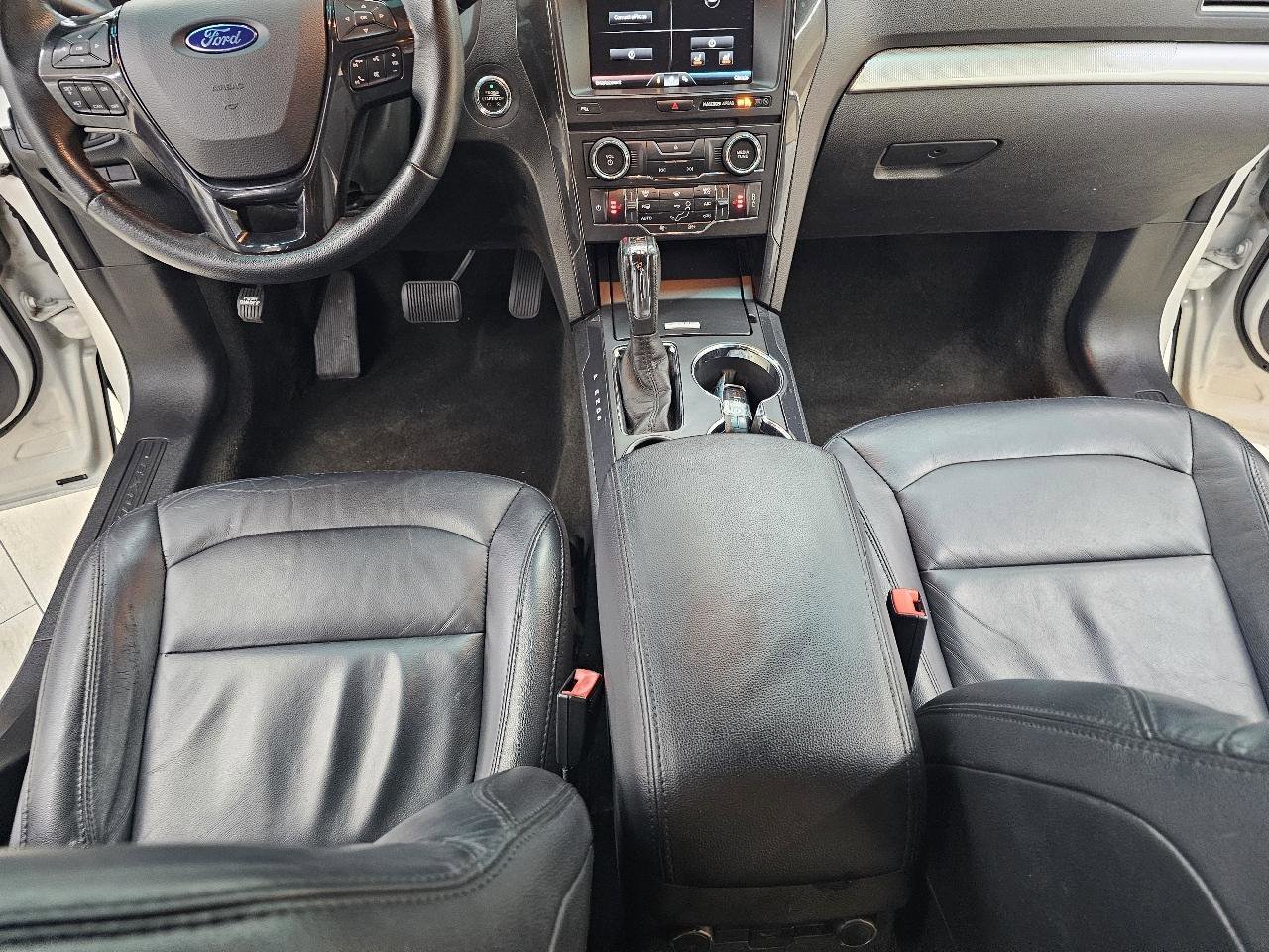 Used 2016 Ford Explorer XLT w/ Equipment Group 202A FWD image 28