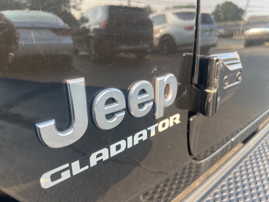 Used 2021 Jeep Gladiator Overland image 39