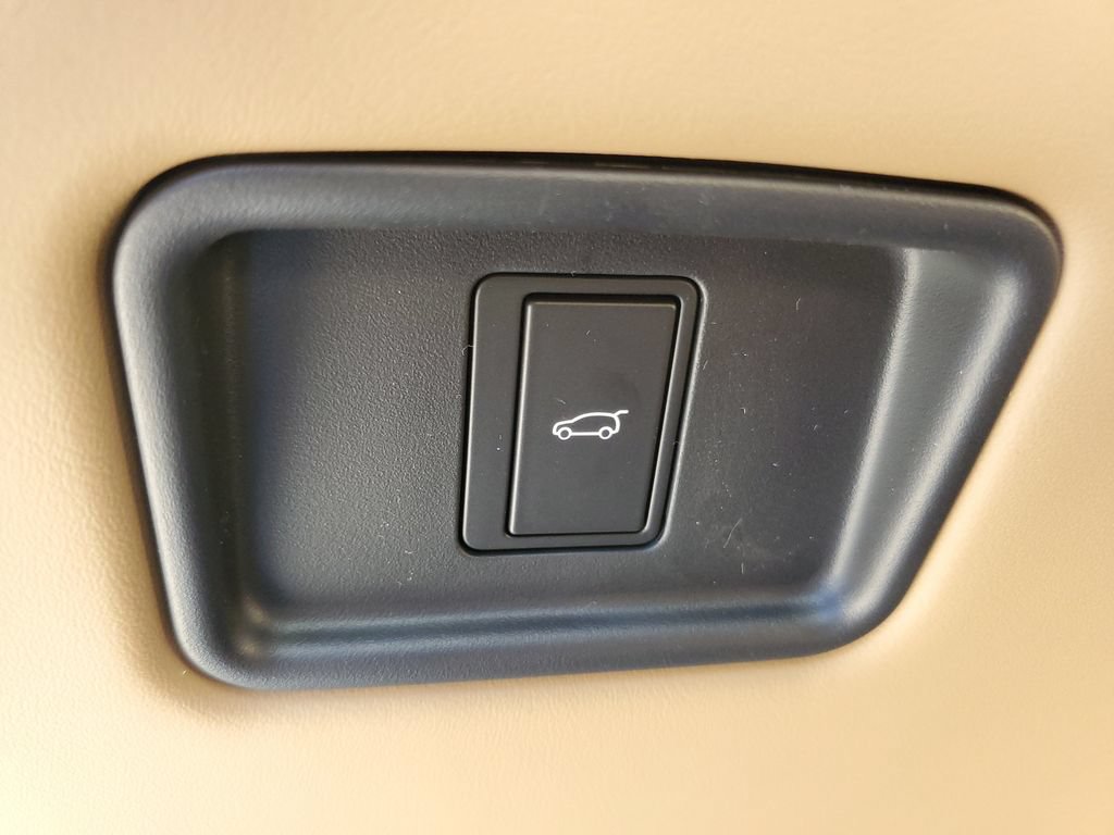 New 2026 Land Rover Range Rover Long Wheelbase SE AWD/4WD image 14