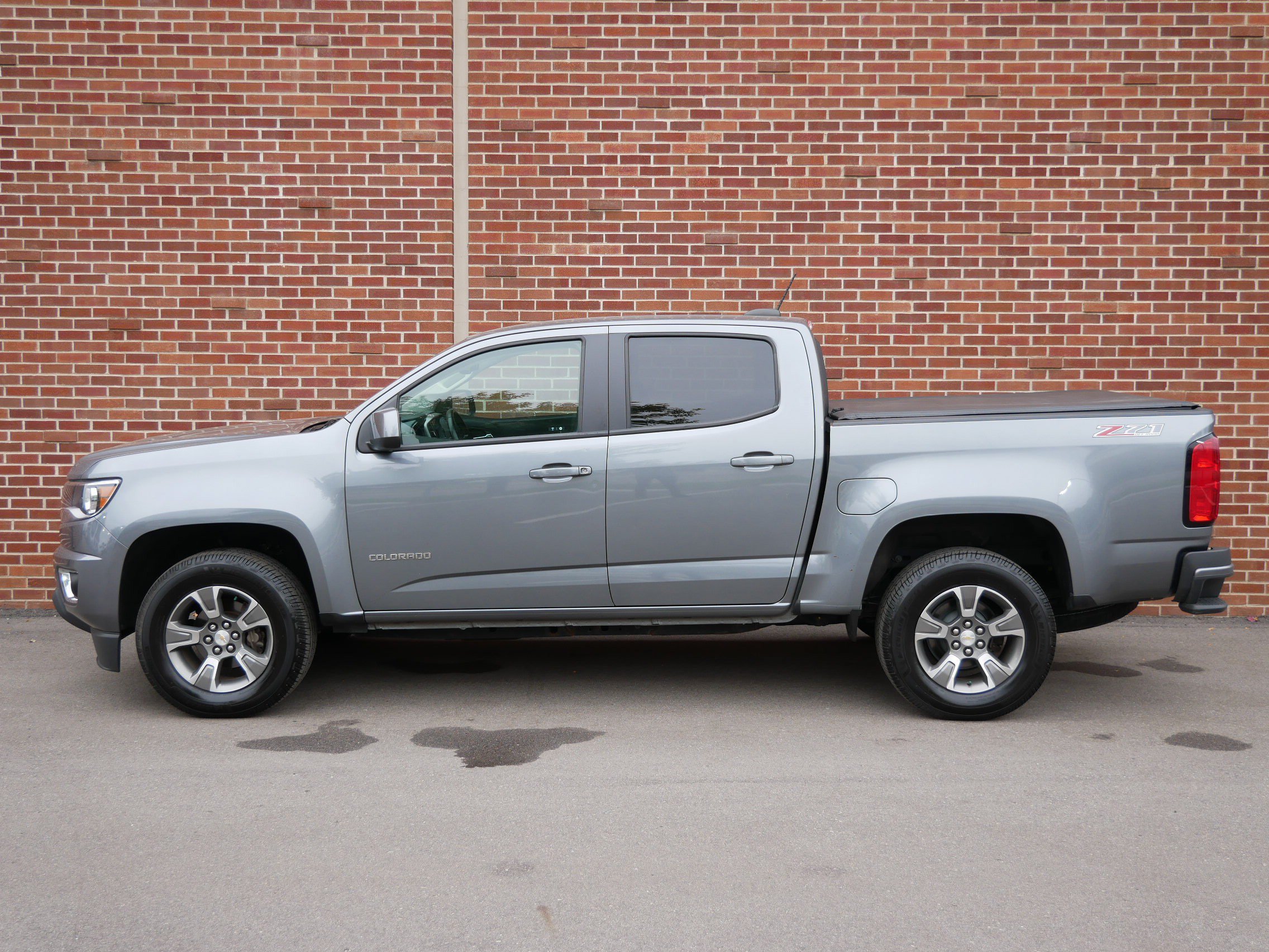 Used 2019 Chevrolet Colorado Z71 AWD/4WD image 2