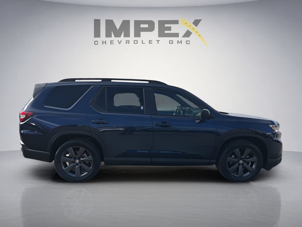 Used 2025 Honda Pilot Sport image 7